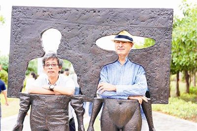 Sculptors interpret their works in Pingtan