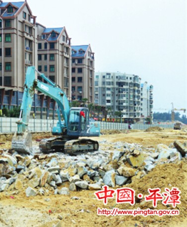 Rainwater pipes being paved in Pingtan