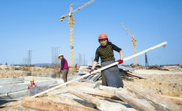 Tough female workers in Pingtan