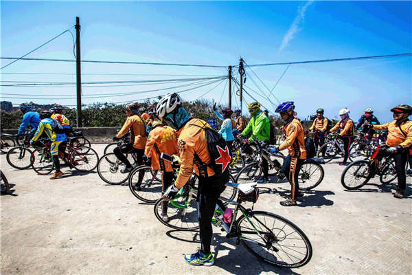Taiwan cyclists arrives in Pingtan